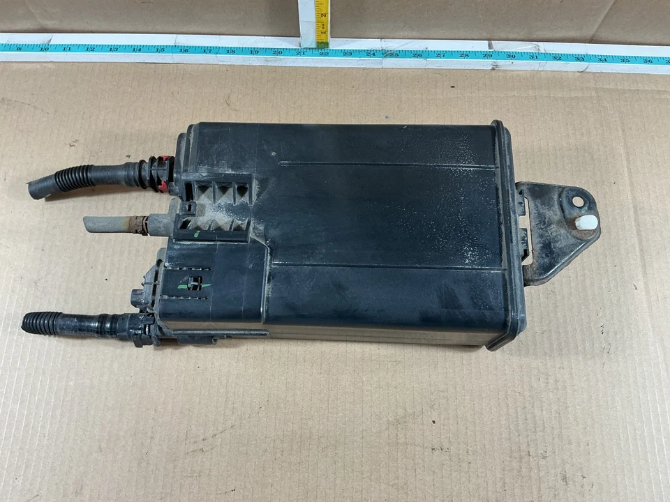 Evaporador de vapor de combustible Toyota Sienna 2011-2016 bote de carbón 77740-08070 OEM Foto 1 de 4