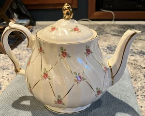 Vintage Sadler Rosebud Gold Lattice Swirl Teapot Made In England - Picture 1 of 7