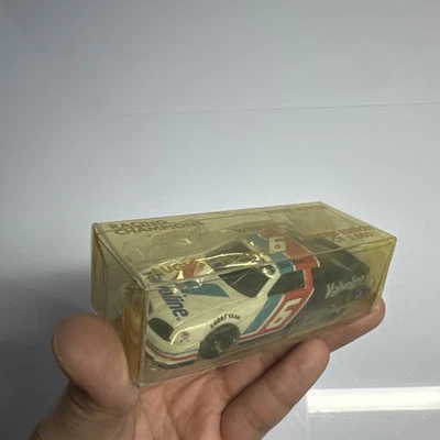 Racing Champions Mark Martin Valvoline Bristol 1993 ganador 1/64 coche fundido a presión Foto 1 de 4