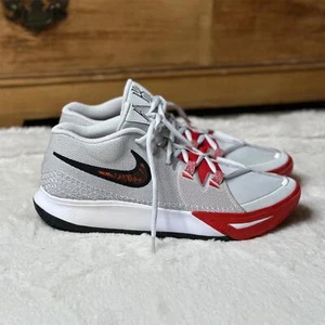 NWOB Nike Kyrie Flytrap 6 White Basketball Sneakers Men 11.5 - Picture 1 of 8
