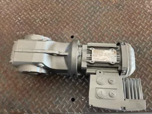 Motor de engranajes Sew Eurodrive Movimot/Helical-Bevel KA47/T DRS71M4/MM05, 3/4 HP, 3PH - Imagen 1 de 2