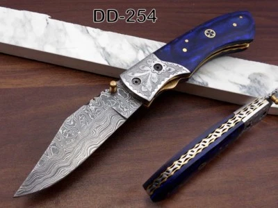 Cuchillo Plegable Damasco Hueso Azul, Perilla para Pulgar, Funda de Cuero, Refuerzo Grabado Foto 1 de 4