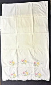 Set 2 Vintage Pillowcases Flower Cross Stitch Embroidery Crochet Lace Scalloped - Picture 1 of 9