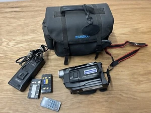 JVC COMPACT VHS CAMERA 400X ZOOM GR-AXM230 FOR PARTS OR REPAIR - Picture 1 of 9
