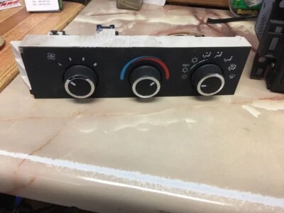 2008 Chevrolet / GMC Heat Controls - P/N: 23283455 - Image 1 of 3
