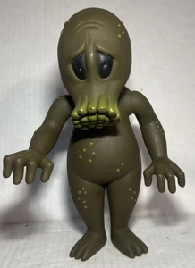 Figura Vinilo Little Gloomy's 2001 Monster Gaze of Madness - Imagen 1 de 3