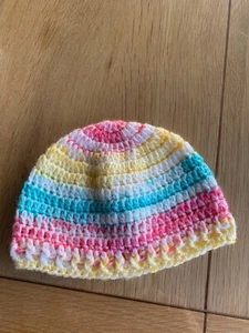 New Hand Made Unisex Crochet Newborn Beanie Hat ~ Baby Hat Multi Coloured Ombre - Picture 1 of 3