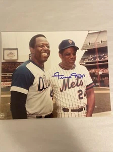 HOF WILLIE MAYS W/HANK AARON SIGNED AUTOGRAPHED 8X10 PHOTO METS - Picture 1 of 6