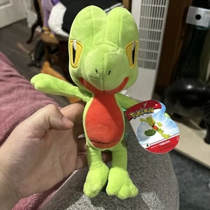 POKEMON TREECKO 8" PLUSH SOFT TOY BRAND NEW WITH TAGS OFFICIAL JAZWARES - Picture 1 of 7