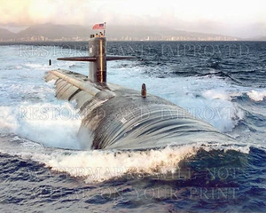 Foto a color 8x10: submarino de la Marina de los Estados Unidos USS Los Ángeles (1976 - 2011) Oahu, Hawai - Imagen 1 de 1