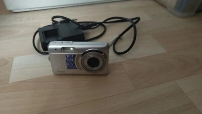 Sanyo 10 Megapixel 5x Optischer Zoom - Bild 1 von 2