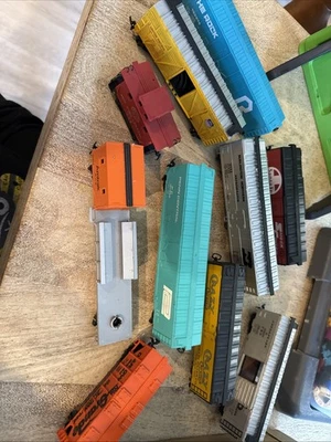 HO Scale Train Cars Lot Of 10 Mixed Brand - Image 1 of 4
