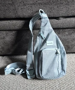 Mochila Vera BradleyReActive Mini Sling en azul marino como nueva brezo LEER⬇️ - Imagen 1 de 7