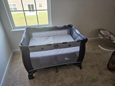 Graco Pack 'n Play Day2Dream Travel Bassinet Playard With Many Features - Image 1 of 4