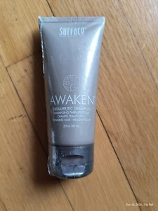 Champú terapéutico Surface Awaken 2 fl oz tubo adelgazamiento cabello sellado - Imagen 1 de 3