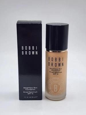 Base de maquillaje Bobbi Brown Weightless Skin SPF15 NW-042 arena cálida neutra 30 ml Foto 1 de 3