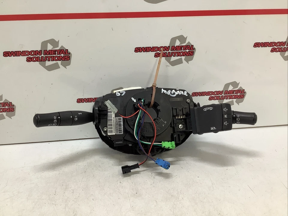 Renault Megane Squib 2007 con limpiaparabrisas y tallos indicadores Foto 1 de 1