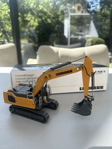 Liebherr 938 Excavator Model 1/50 - Picture 1 of 2