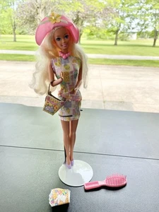 VINTAGE MATTEL 1997 SPECIAL EDITION EASTER STYLE BARBIE Incomplete - Picture 1 of 3
