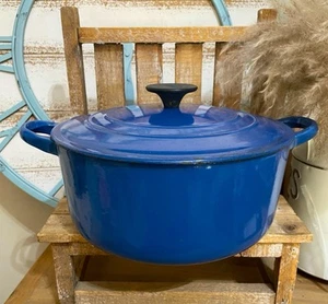Vintage Le Creuset 4.5 “E” Quart Dutch Oven Blue W/Lid - Picture 1 of 6