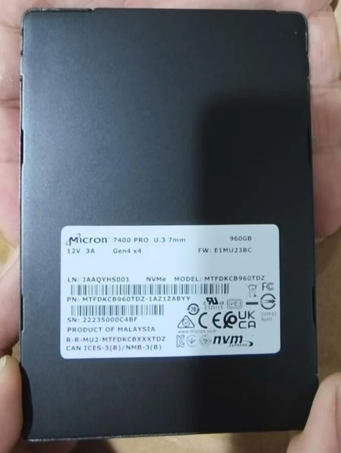 New Micron 7400 PRO 960GB U.3 7mm SSD NVMe Gen4 x4 MTFDKCB960TDZ-1AZ1ZABYY - Bild 1 von 1