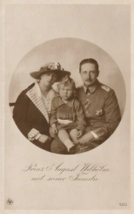 PRÍNCIPE AUGUSTO WILHELM VON PRUSSEN con FAMILIA ANTIGUA FOTO REAL POSTAL RPPC - Imagen 1 de 2