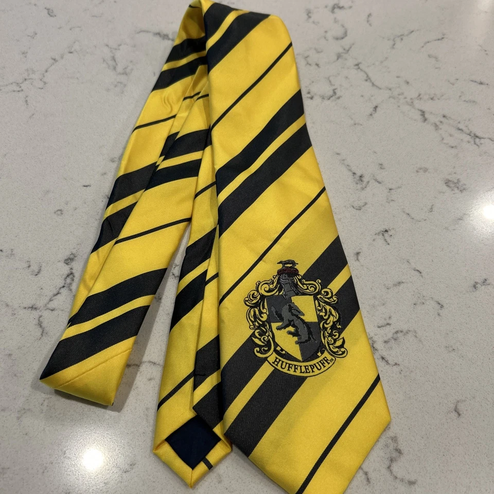 Harry Potter Hufflepuff Deluxe Corbata Rayas Amarillas Accesorio Licencia Oficial Foto 1 de 4