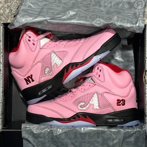 DV4982-600 Awake NY x Air Jordan 5 Retro 'Rosa Ártico' Tenis para Hombre - Imagen 1 de 5