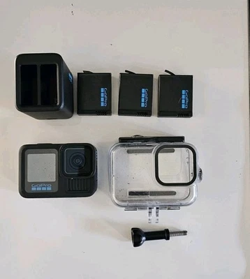 GoPro HERO13 Schwarze wasserdichte 27-MP-Actionkamera mit 5,3K60 UHD-Video-HDR - Bild 1 von 4