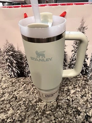 New Stanley Quencher H2.0 Tumbler Straw Cup 30oz Mint Green NWT IN HAND! - Image 1 of 3