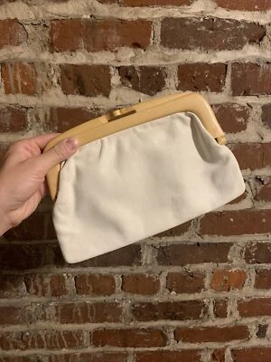 Clutch de couro real italiano vintage da década de 1970 Sirocco branco com fecho de baquelite bronzeado - Imagem 1 de 4