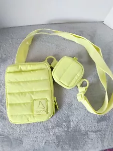 Reebok Hera Quilted Neon Xbody Sling Shoulder SK8 Tasche mit Münzbeutel selten - Bild 1 von 9