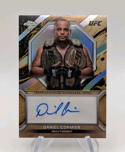 Daniel Cormier 2024 Topps Chrome UFC MOC-DCO Champions Rifrattore Auto #d/150 - Foto 1 di 2