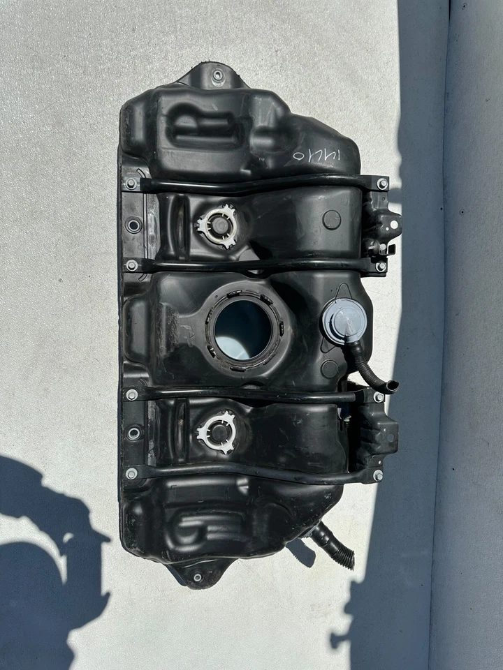 Honda Insight 2019 2020 2021 tanque de gasolina 17500-TXM-A04 OEM Foto 1 de 4