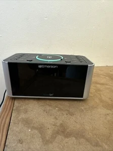 Emerson SmartSet Dual Alarm Clock Radio Bluetooth Speaker Wireless Phone Charger - Picture 1 of 5