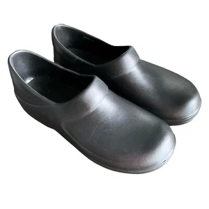 Scarpe zoccoli Crocs On The Clock da lavoro nere taglia donna 9 uomo 7 - Foto 1 di 9