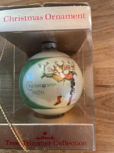 Hallmark Ornament 1976 Norman Rockwell  Glass Ball Box - Picture 1 of 7