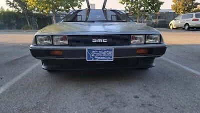 Soporte de matrícula frontal de liberación rápida para DeLorean DMC 12 1981-1983  Foto 1 de 4