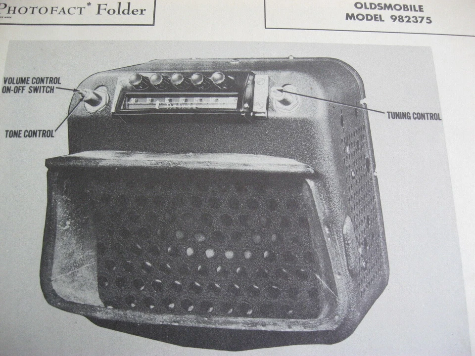 1946, 1947, 1948 OLDSMOBILE 982375 DELUXE RADIO PHOTOFACT - Image 1 of 1