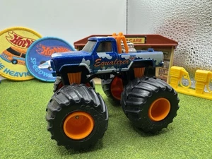 1993 Matchbox Monster Wars Equalizer Vintage RARE Monster Truck Blue NM USHRA - Picture 1 of 17