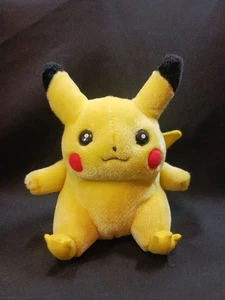Peluche Pokemon Pikachu 8" vintage 1998 Nintendo Hasbro - Foto 1 di 5
