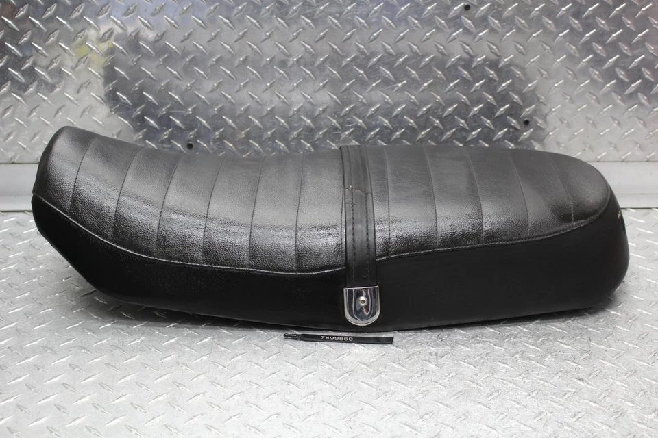 1997 Triumph Thunderbird FRONT SEAT SADDLE 4020081 - Image 1 of 4