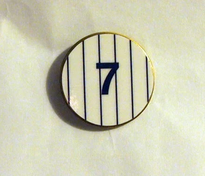 The New York Yankees #7 Mickey Mantle Baseball Pin MIP 7 NY NYY Retired - Picture 1 of 2