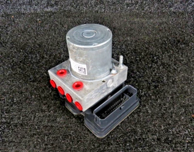Bomba de freno antibloqueo Mercedes GLA250 ABS OEM 20 21 A1779008105 10K M260 W247 Foto 1 de 4