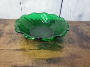 Cuenco Anchor Hocking Bosque Verde Vidrio Diamante Remolino Borde con Volantes 6 1/2" - Imagen 1 de 8