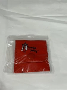 Scarlet Today embroidery scissors in tiny case Z - Picture 1 of 2