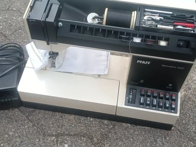 Sewing Machine PFAFF Tipmatic 1027 Jeans Leather Silk Cotton - Image 1 of 4