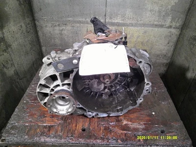 Volkswagen Golf GTI 2010 2011 2,0 L transmisión manual 127 k millas fabricante de equipos originales Foto 1 de 4