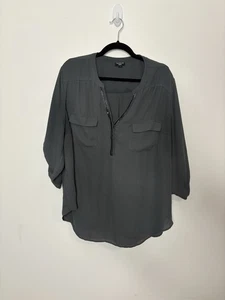 Blusa Torrid Harper para mujer talla 2 2X gris con lentejuelas - Imagen 1 de 3