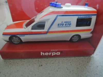 Ausverkauf: Herpa 044110 MB KTW Binz Auslandsrückholdienst aus Sammlung in OVP - Bild 1 von 2